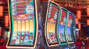 Perbandingan antarmuka aplikasi native dan web browser asia328top